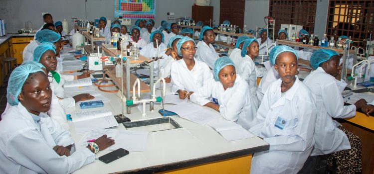 Building Professional Competence Through Practical Laboratory Training